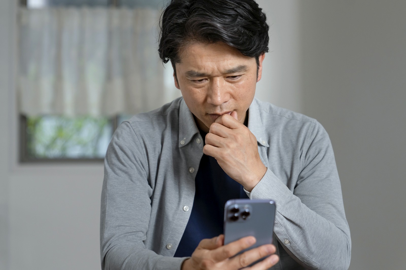 通信の使い方を検討する場面