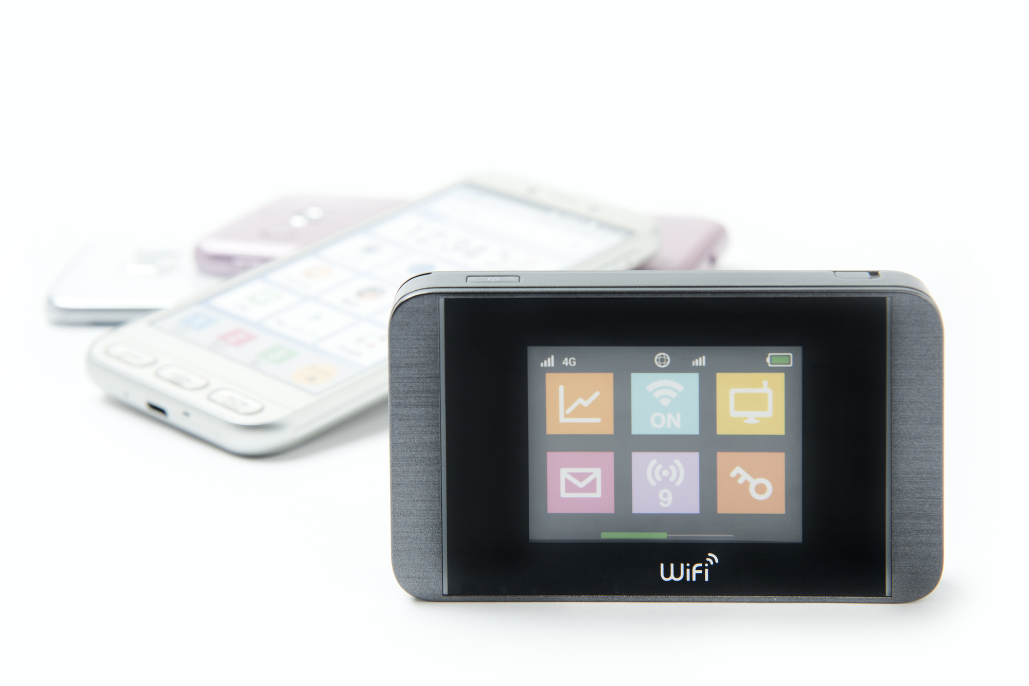 手のひらサイズのモバイルWiFiルーター