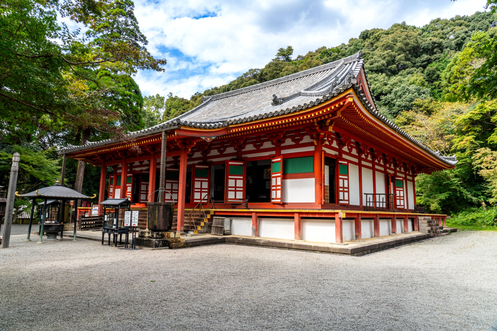 観心寺の金堂＝国宝に指定された本堂（大阪府河内長野市）